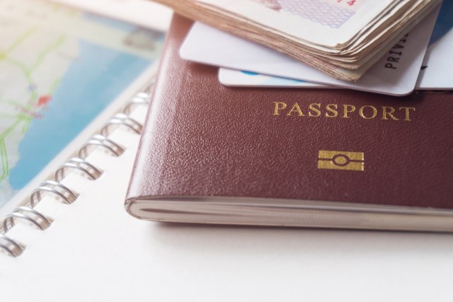 Mnogi ne znaju pravi razlog zašto na fotografiji za pasoš NE SMEMO DA SE SMEJEMO!