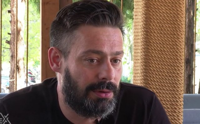 Milan Vasić otkrio NEPOZNATE DETALJE iz privatnog života: Trebalo je da upiše OVAJ FAKULTET, a u GLUMI je slučajno završio! (VIDEO)