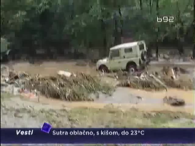 Poplave: Starica stradala, 370 evakuisanih