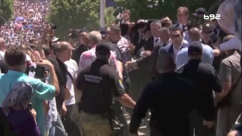 Ekskluzivan snimak napada na Vučića