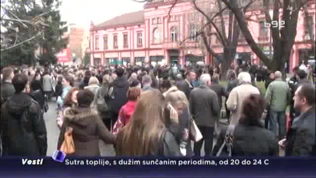 Zajeèar: Protest prosvetara i roditelja