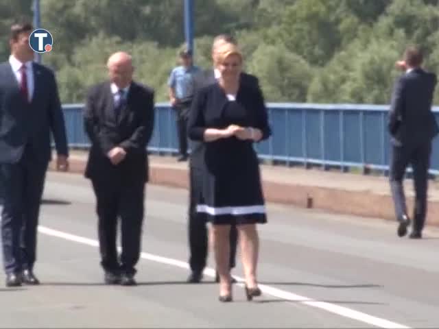 Vučić i Kitarović se susreli na mostu