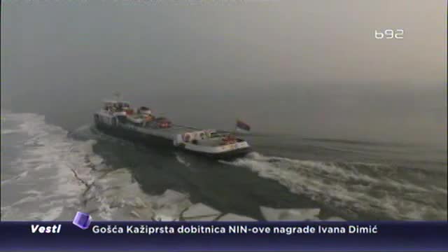 Žive na Dunavu danima odsečeni ledom od sveta