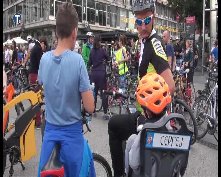 Protest biciklista u Beogradu: Vlast prvo gleda automobile