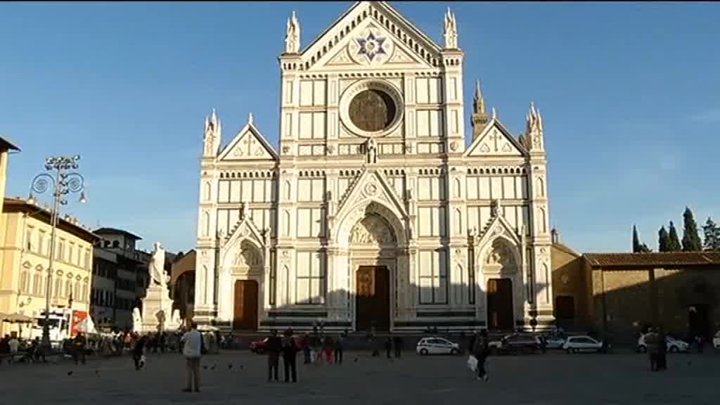 Turista poginuo u Firenci, pao mu kamen sa crkve na glavu