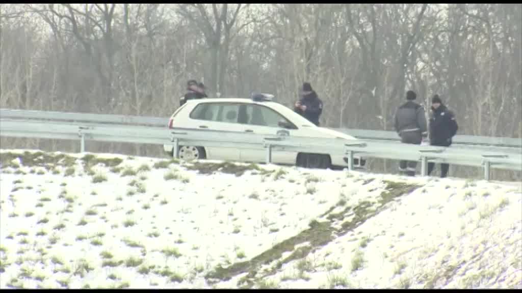 Policija blokirala prilaz Kovilovu