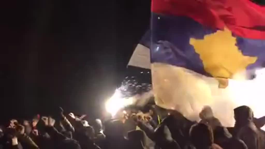 Srpski navijaèi se okupili u Kovilovu zbog utakmice s Kosovom