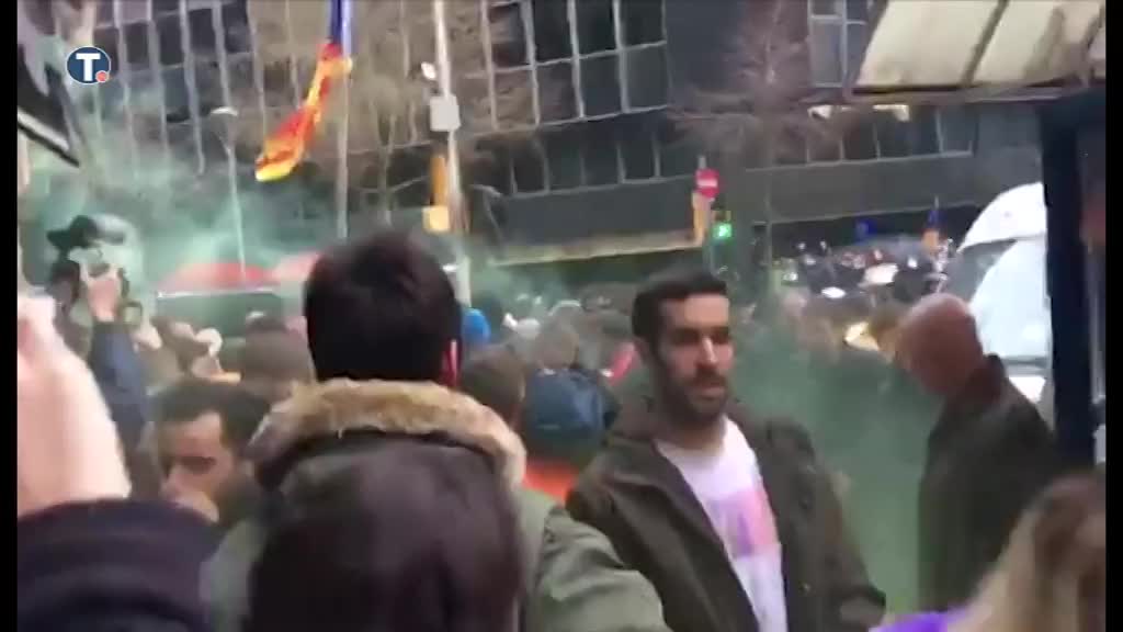 Sukobi na ulicama Barselone, blokiran saobraæaj