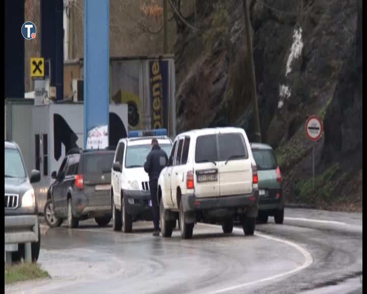 Koha: ROSU u Mitrovici; Kossev: ROSU na Jarinju