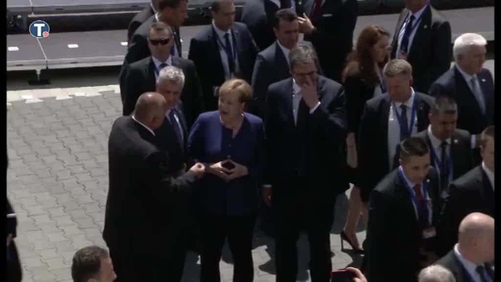 Razgovor Merkelove i Vučića, a Tači...