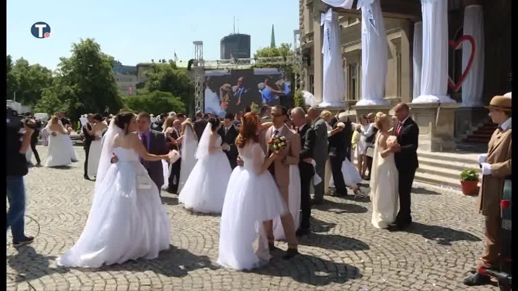 Ljubav pobeðuje sve: Održano kolektivno venèanje u Beogradu