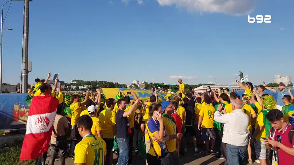 Samba ispred Otkritje Arene