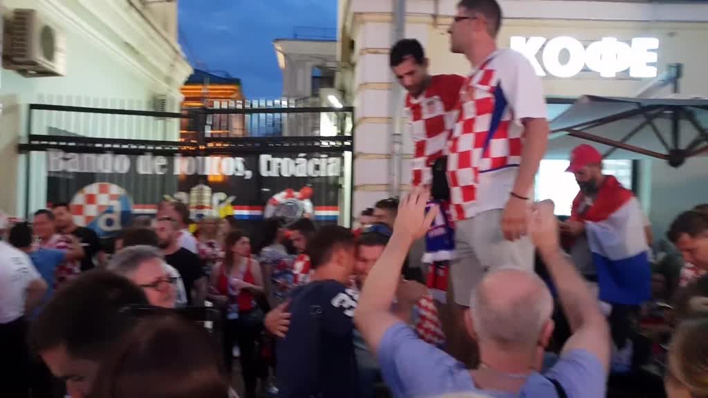 Hrvati se celu noæ "zagrevali" za finale