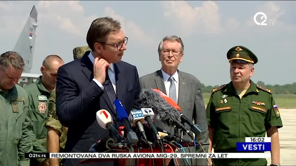 Vučić: Snaga naše vojske nekad i sad su nebo i zemlja