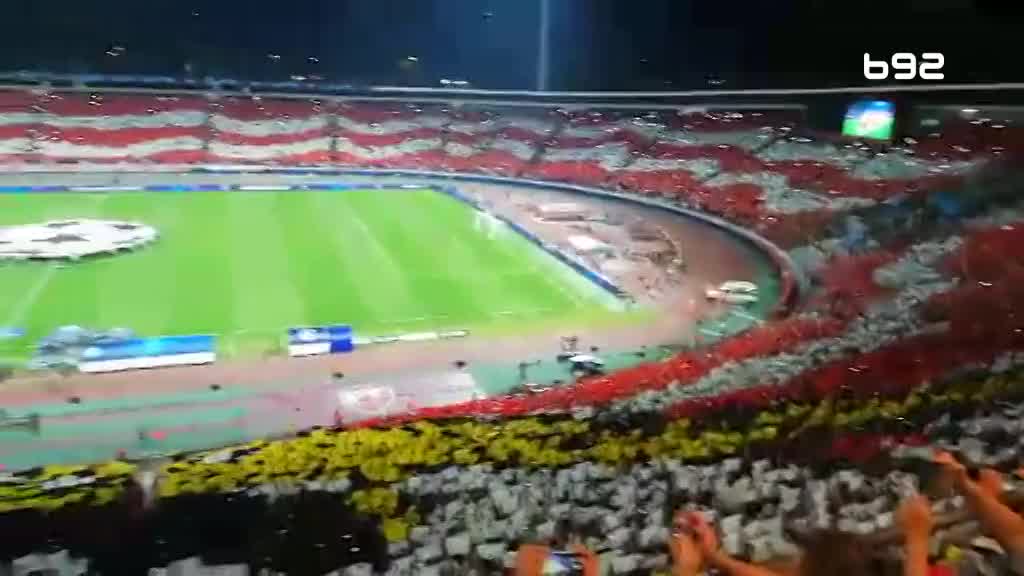 "Delije" ofarbale stadion u crveno-belo