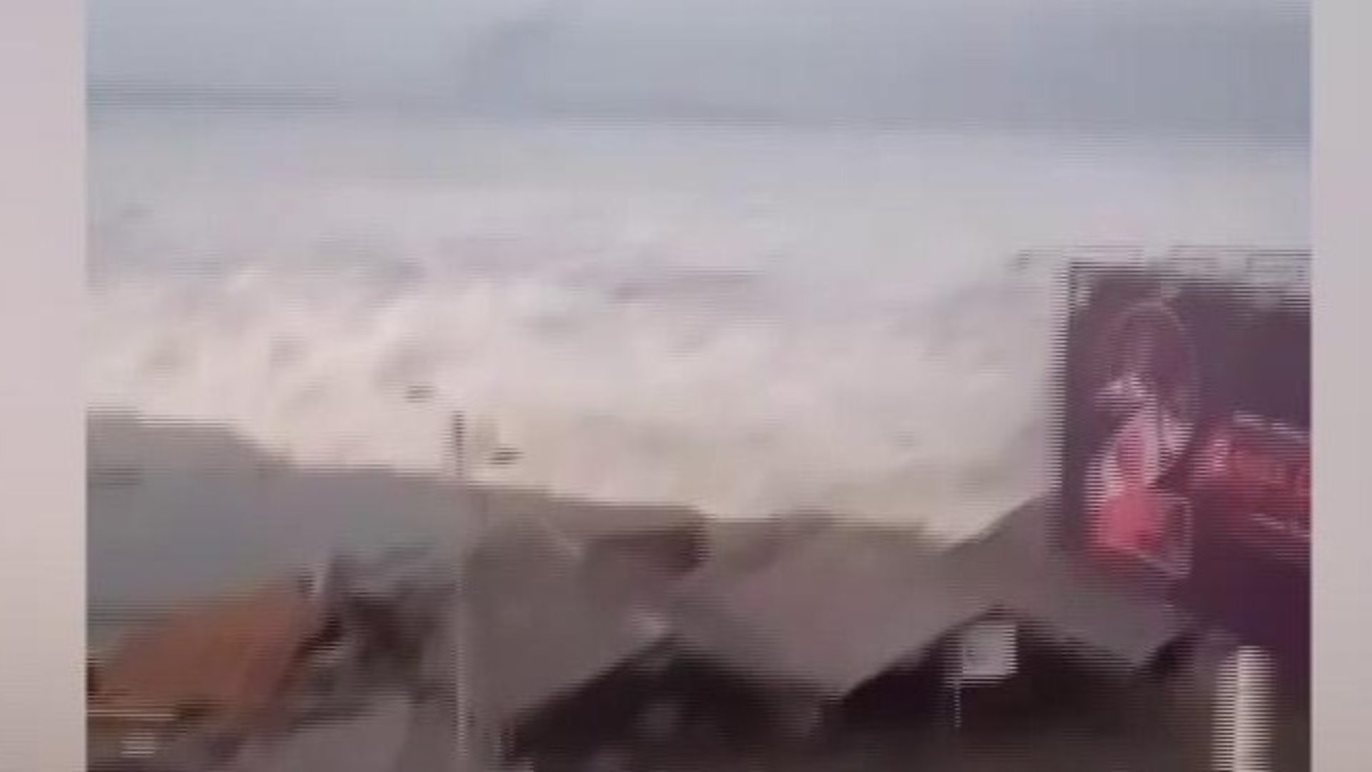Tsunami hits Indonesian coastal city