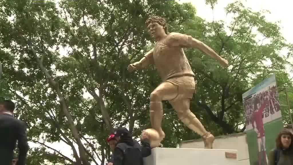 Maradona dobio statuu za roðendan