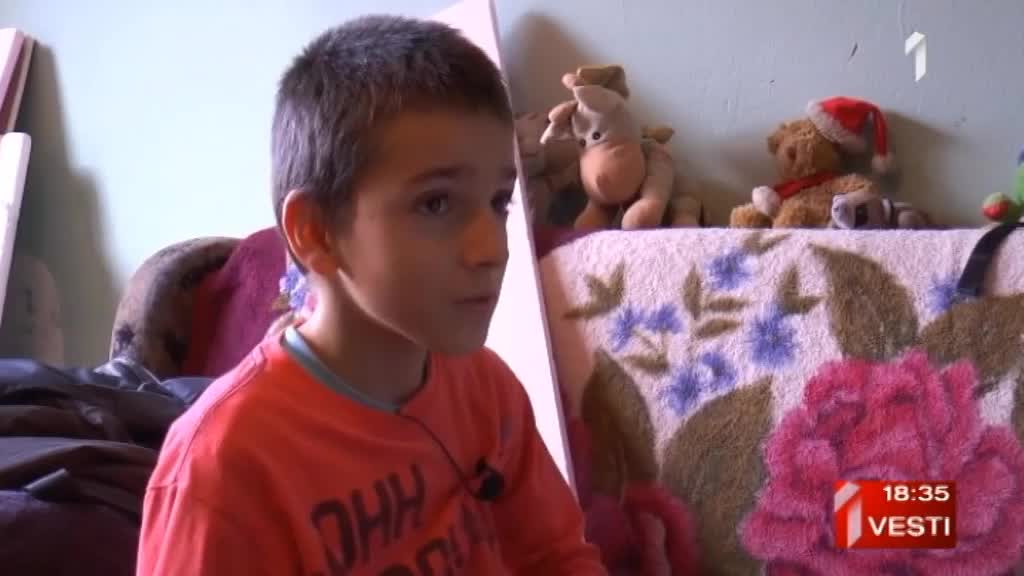 Deca iz Sremske Mitrovice pomažu drugu