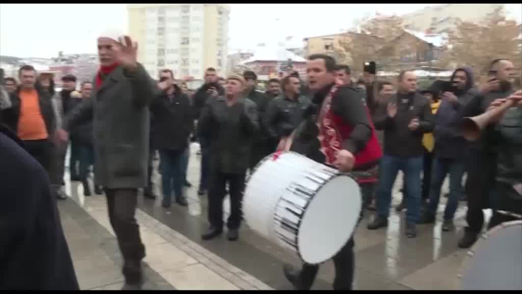 Slavlje na ulicama Prištine