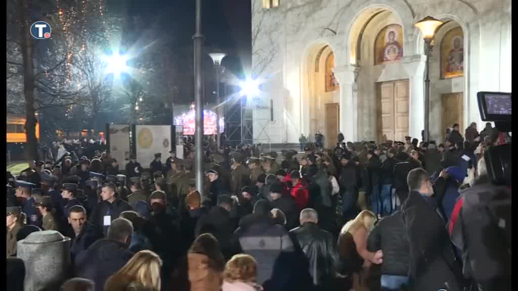 "Ogroman broj ljudi èeka Putina"
