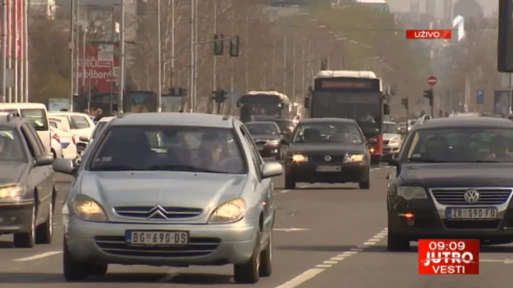 Skoro 150 ljudi u Srbiji godišnje pogine zbog skretanja pažnje vozaèa