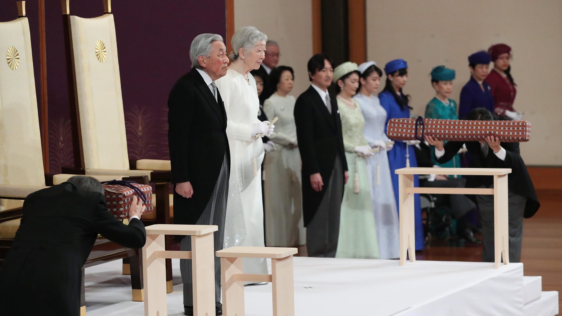 Japan's emperor abdicates the throne