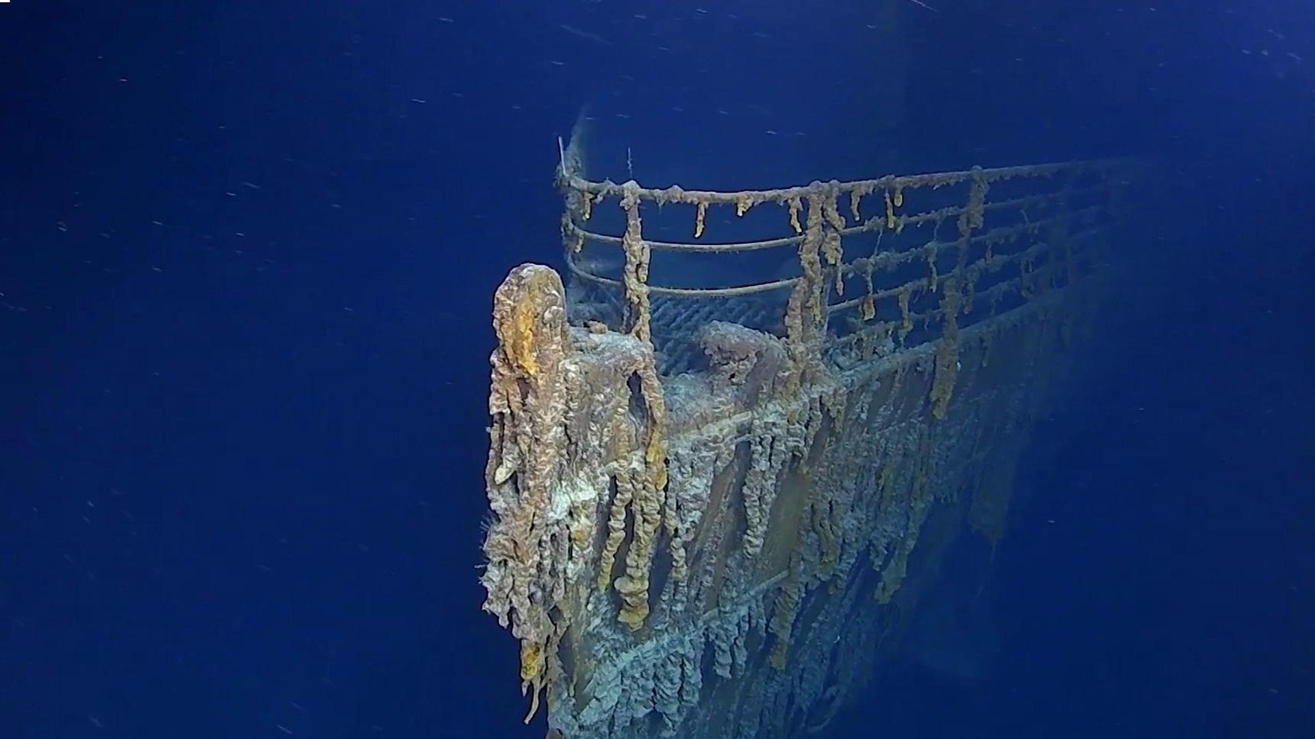 Титаник постаје део океана