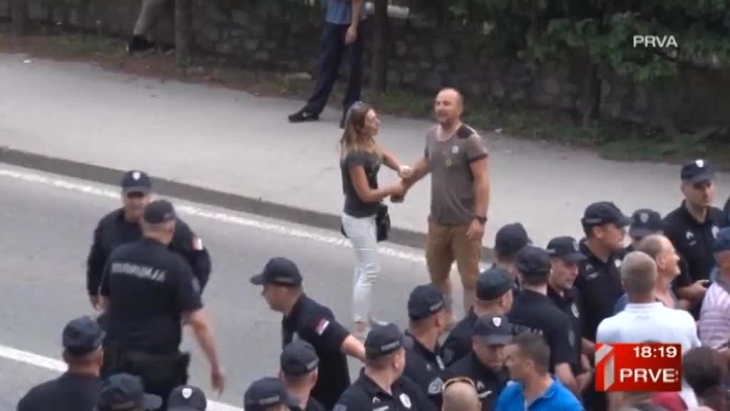 Tasistima u Beogradu pokušale da se priključe kolege iz Novog Sada