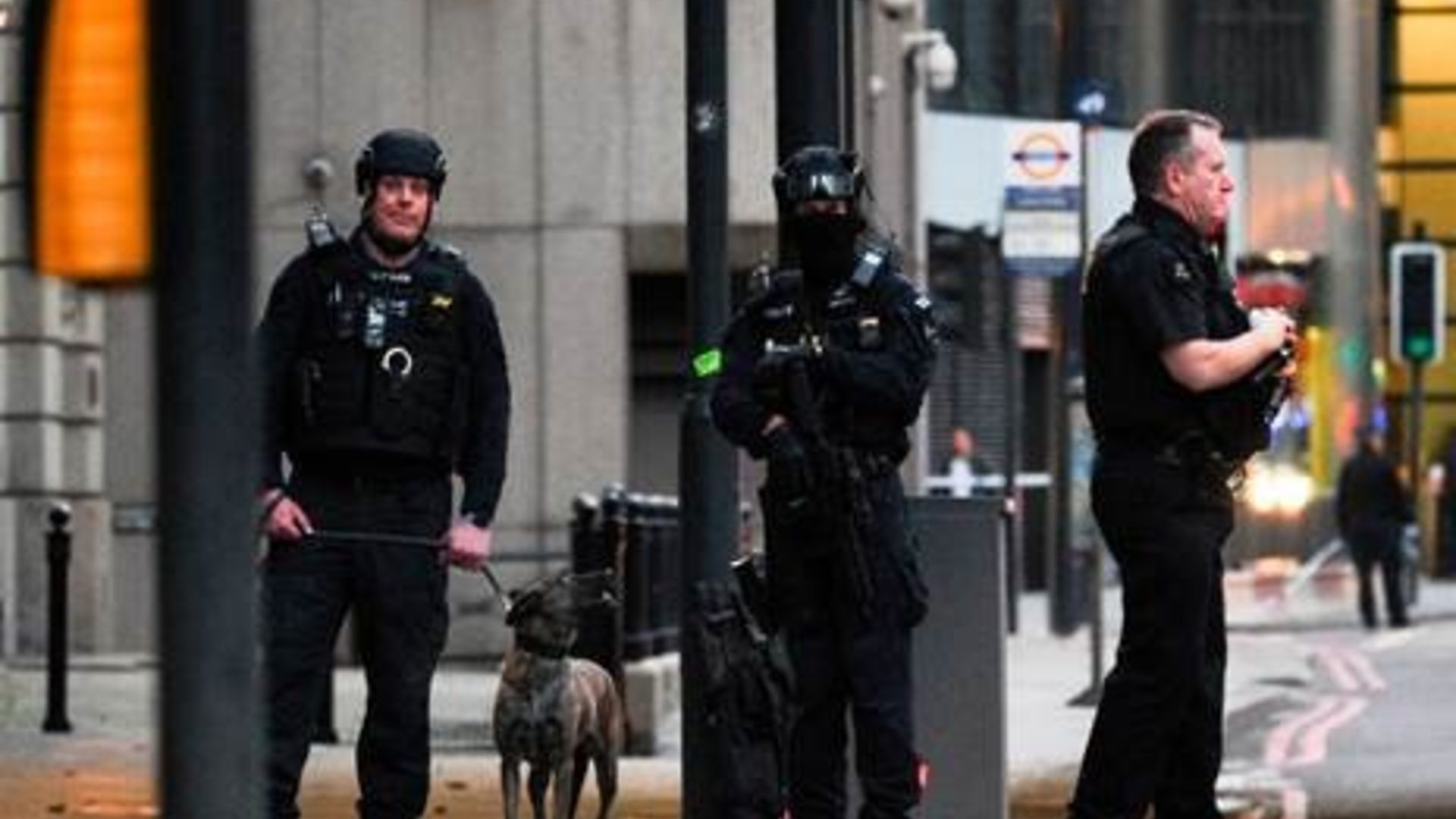 Полиција убила нападача на Лондонском моD