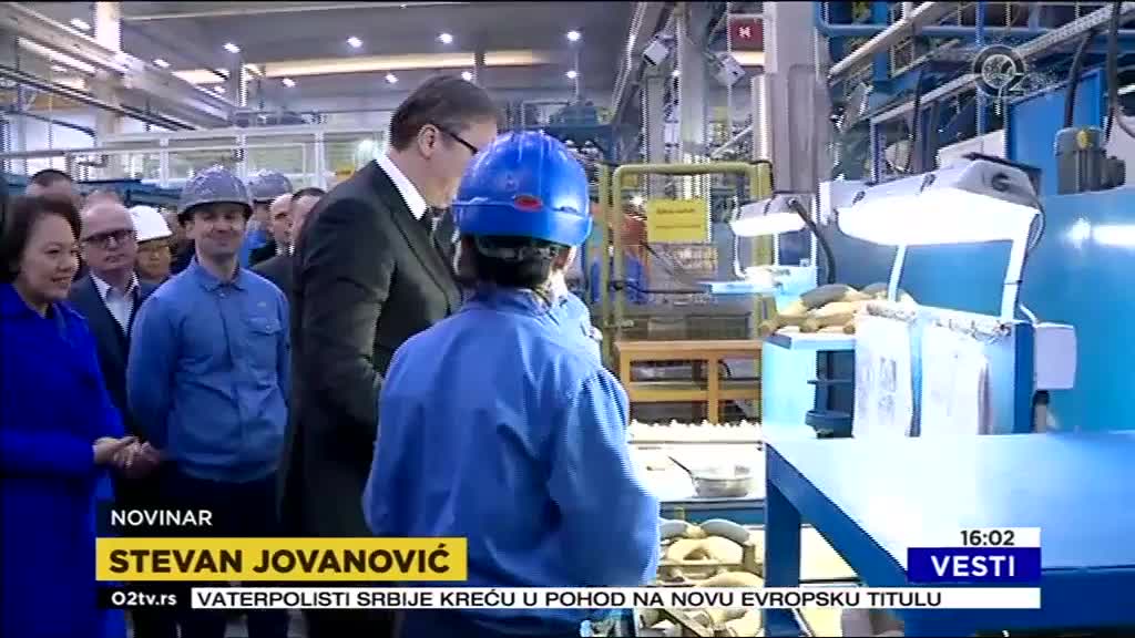 Vučić u fabrici Mei ta Jurop u Bariču
