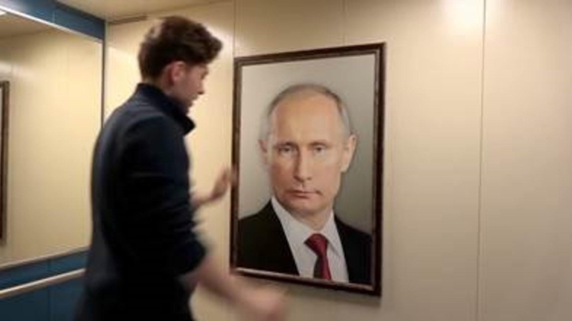 Путин и лифту: Како Руси реагују на слику пр&