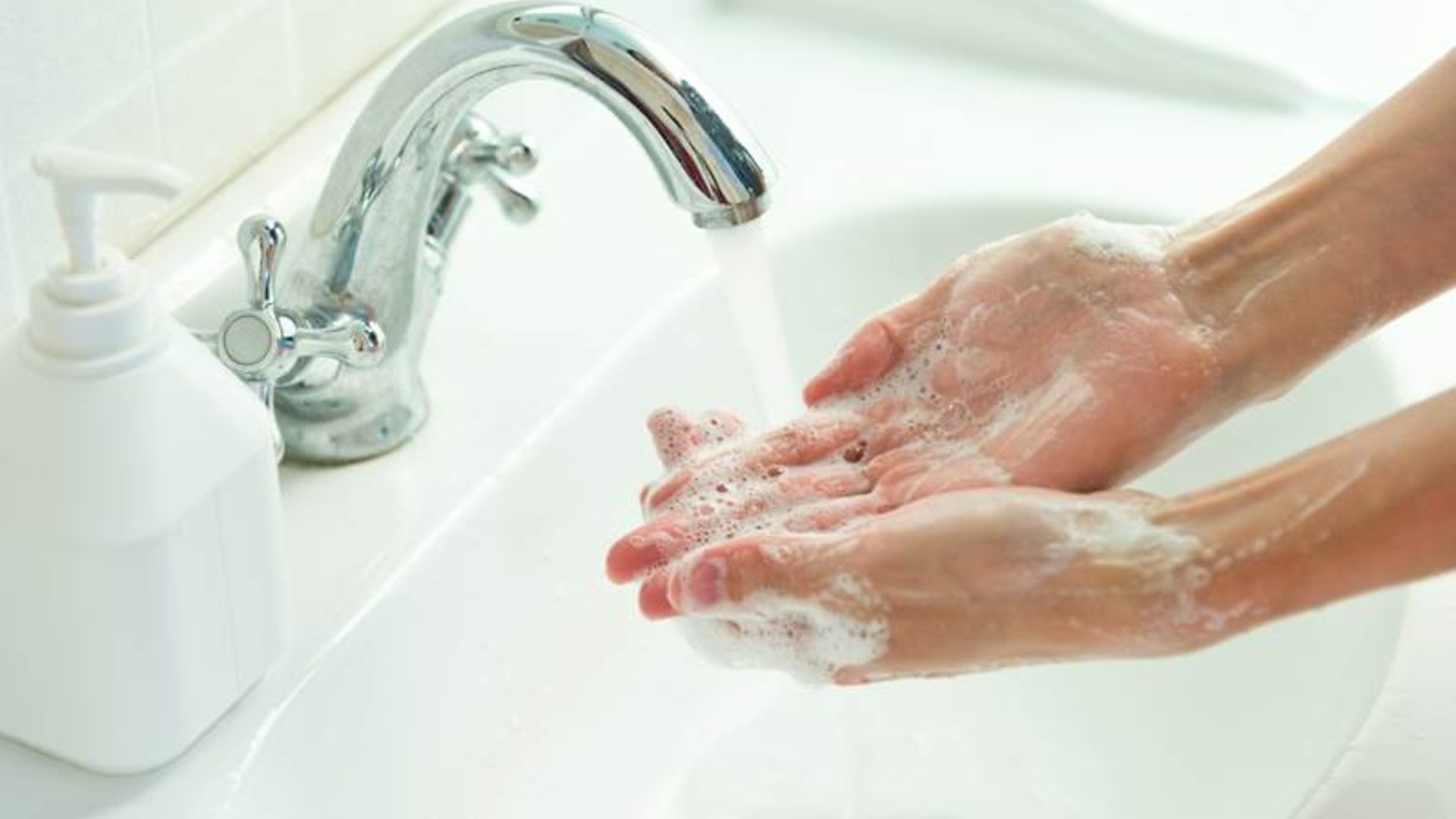 Како да правилно перете руке