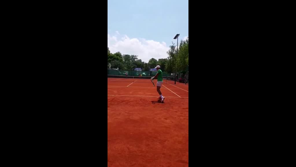 Trening srpskog i bugarskog tenisera na terenima TC Novak