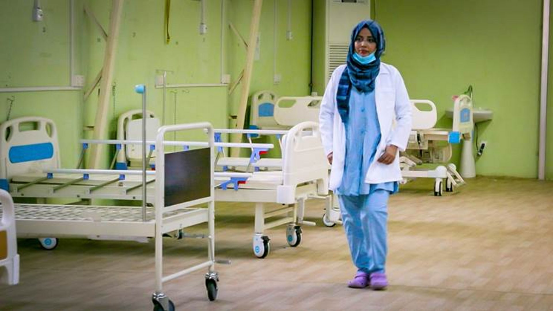 Једина лекарка у Адену у Јемену која лечи з&#