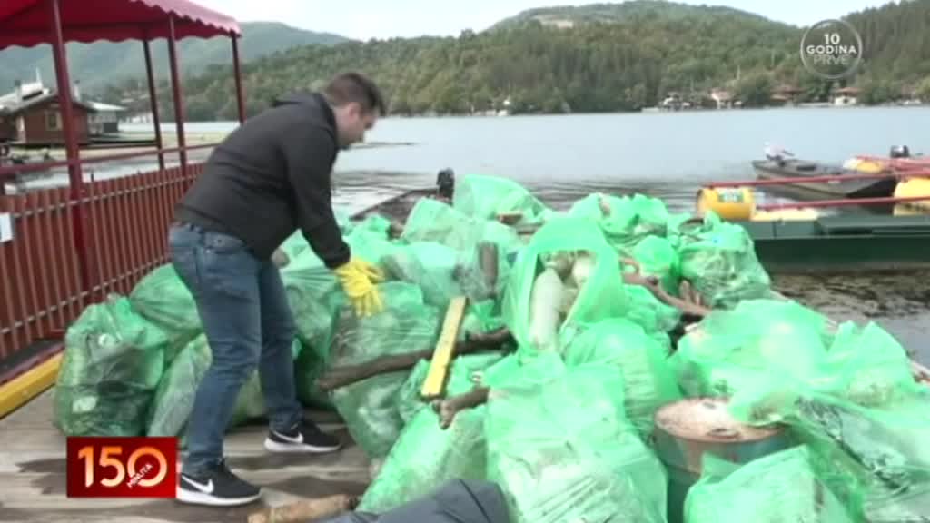 Plutajuæi otpad sa plinskom bocom umesto turistièkog bisera Srbije: "To je jeziva slika"