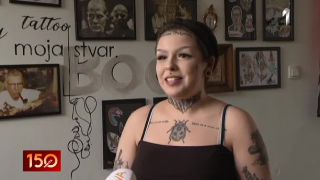 Anastasija iz Beograda ima 17 godina i 40 tetovaža: 