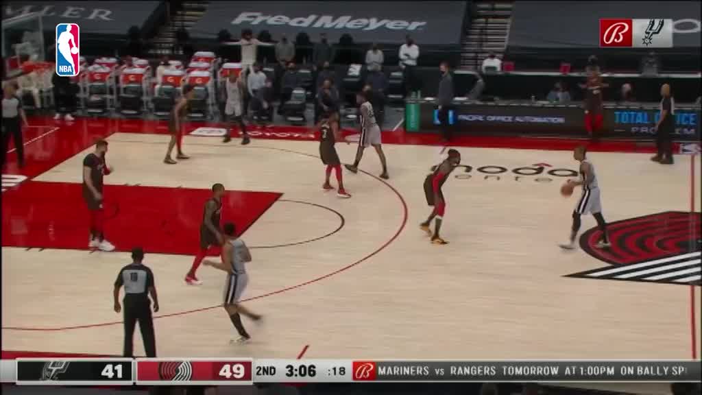 Lilard sa 30p približio Blejzerse plej-ofu