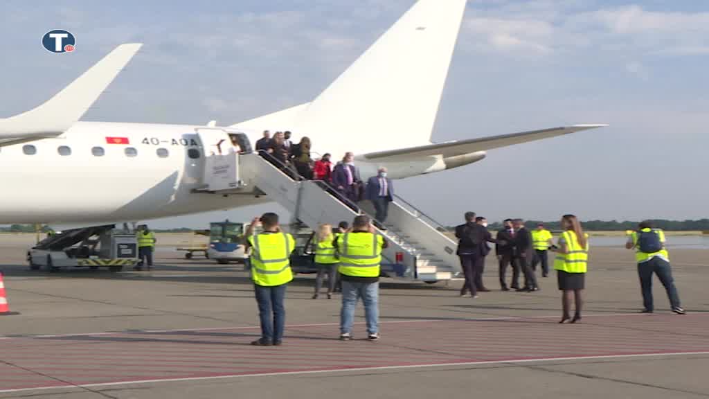 Prvi avion Er Montenegra sleteo u Beograd