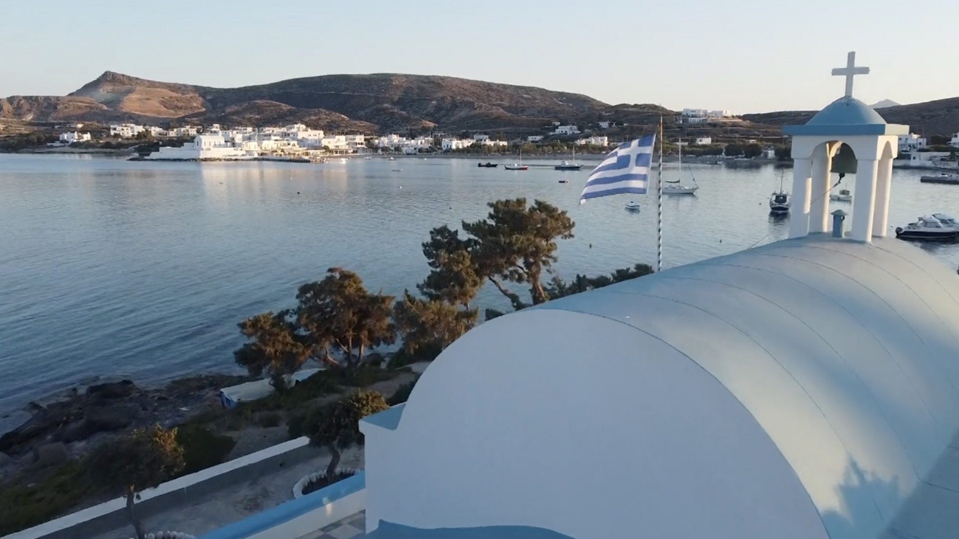 Грчко острво Милос жели да отера корону и у&#