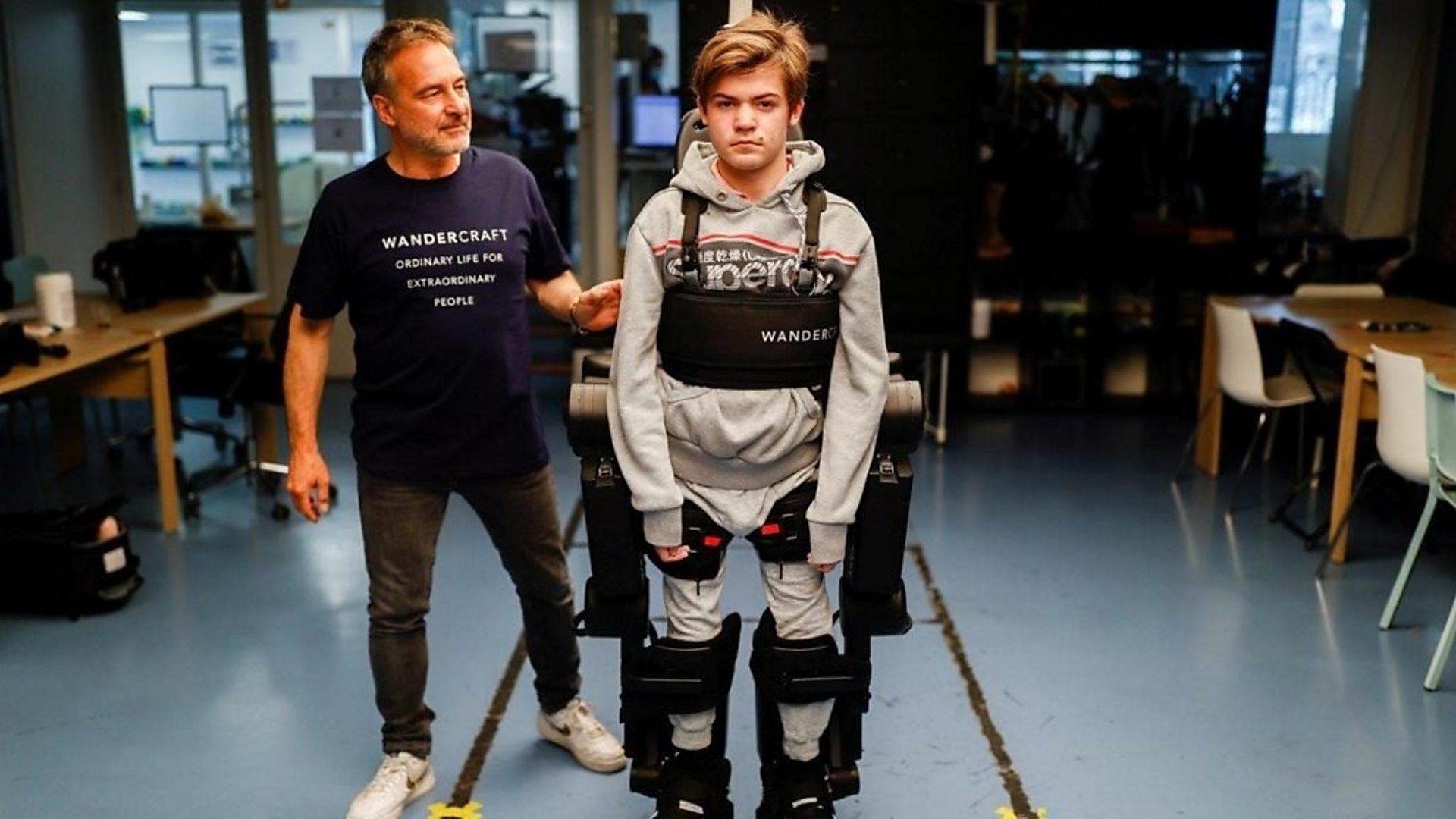 Роботско одело: Отац направио егзоскелет 