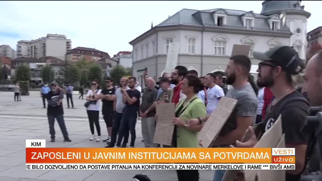 Protesti: Obavezna vakcinacija u Prištini