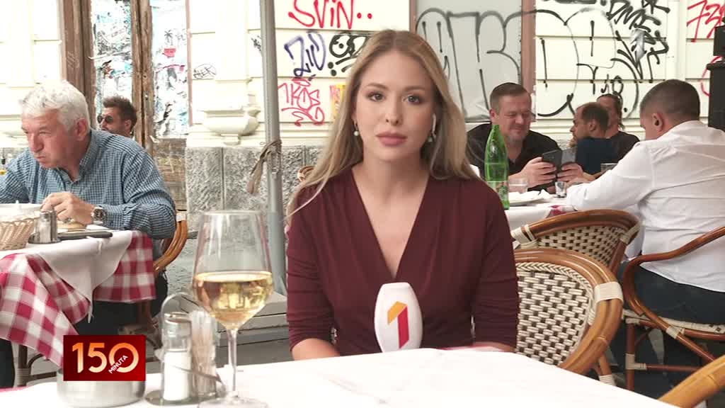 Rezervisan sto za Minju Subotu, okupili se i prijatelji