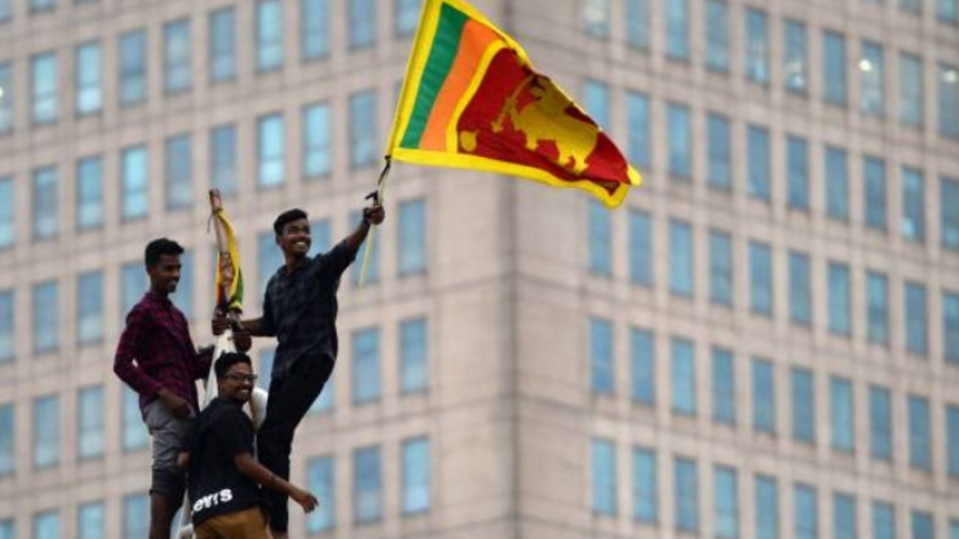 Шри Ланка: Председник у бекству, земља је у е