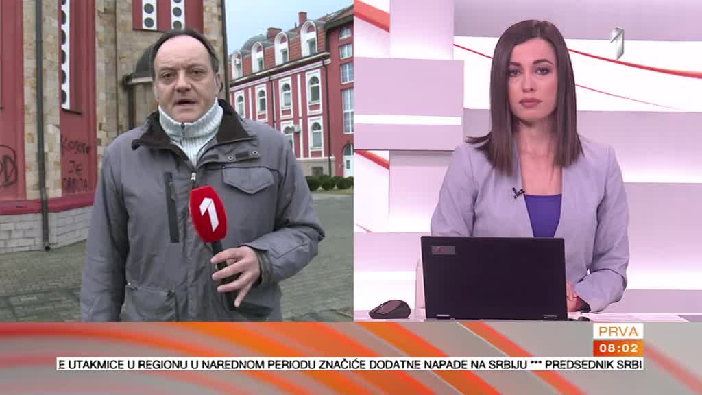 Vandalizam u porti kragujevačke ckrve: Osvanuli zbunjujući grafiti