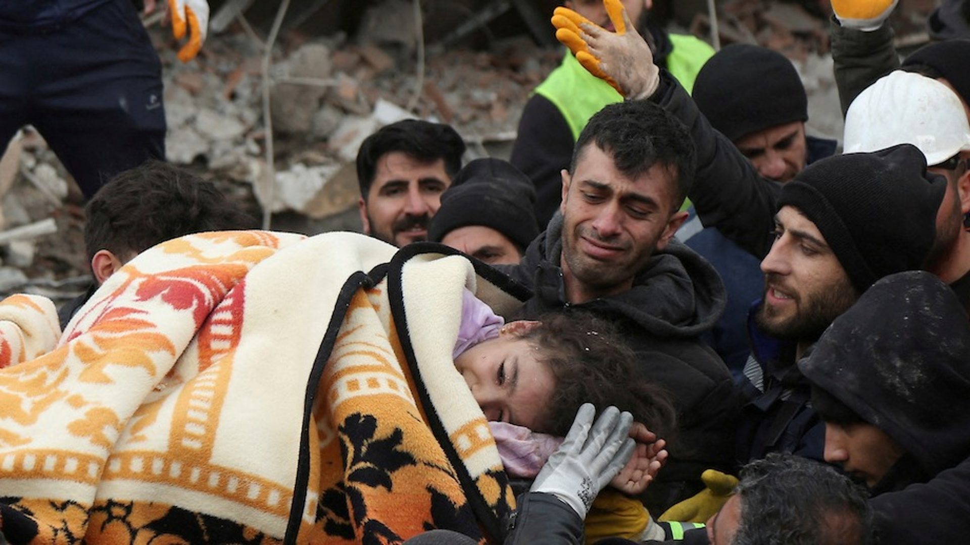 Zemljotres u Turskoj i Siriji: Stradalo više od 1.900 ljudi
