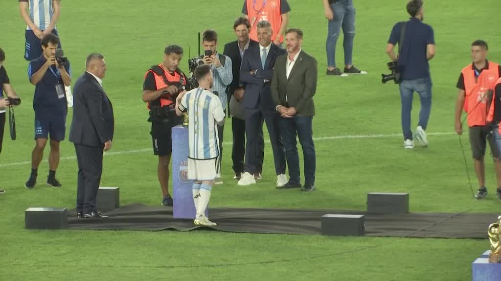 Žurka, suze i Mesijeva magija