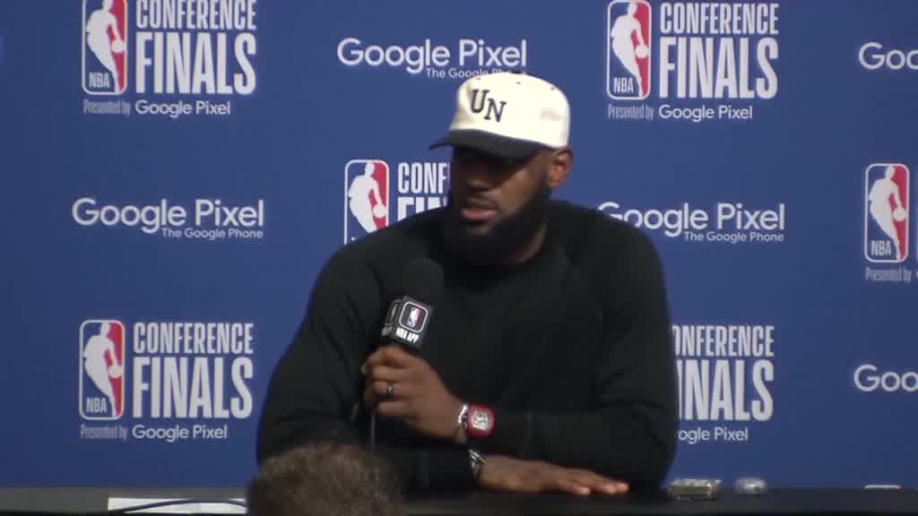 Lebron skinuo kapu Jokiću