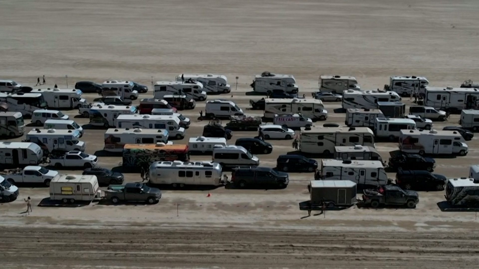 Фестивал Burning Man: После обилних падавина и блата