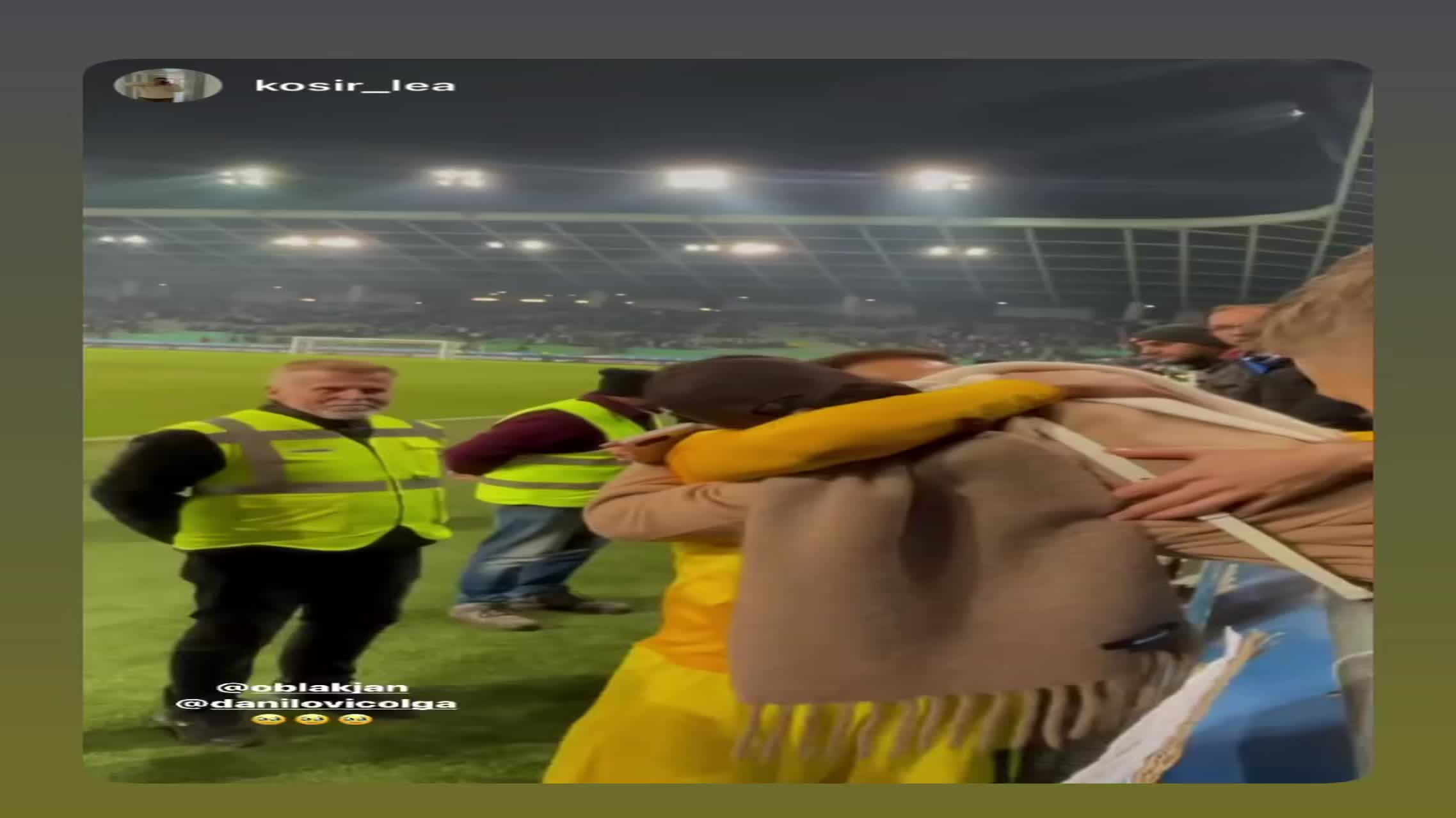 Strastveni poljubac Olge Danilović i Jana Oblaka