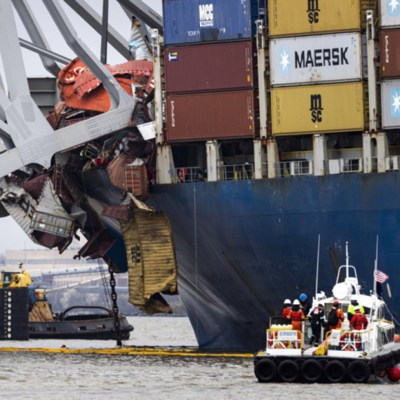 Drama u Americi: Brod udario u most; izlila se nafta VIDEO